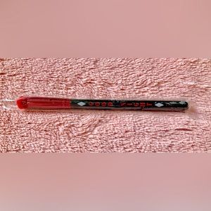 BNIB Luxie detail flat definer brush #110 - Harley Quinn collab